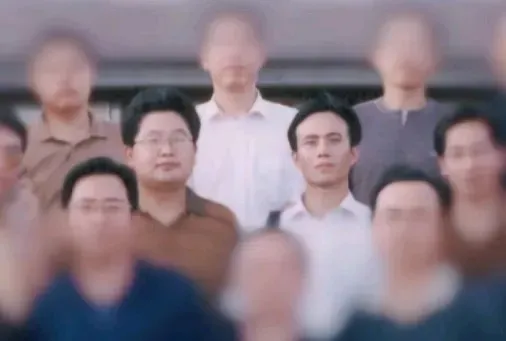 让全网泪奔的网红文章《我的母亲》和《怀念挚友刘一周》，网友：“老辈子写文章没轻没重的。”