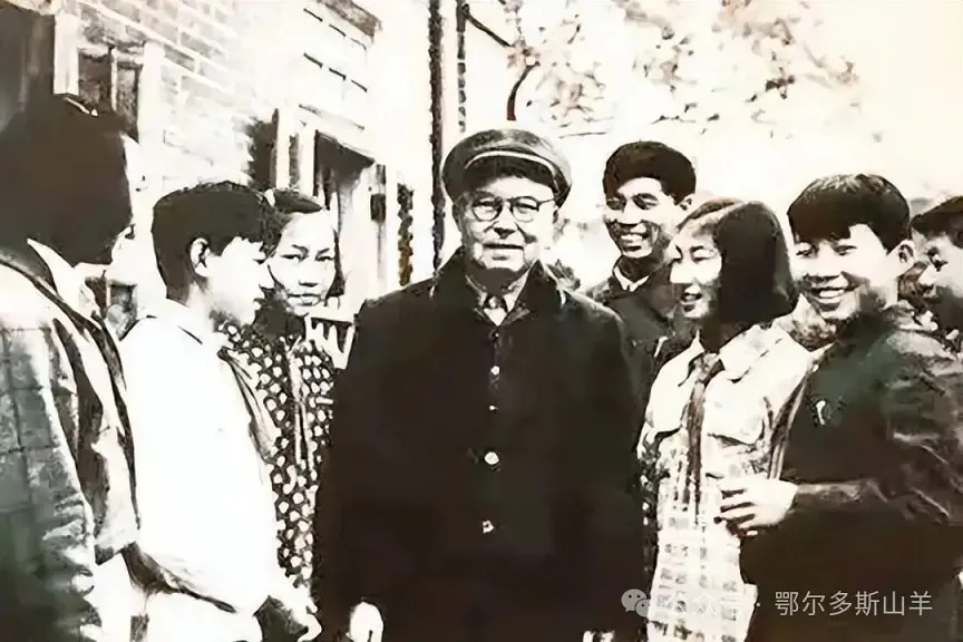 陈嘉庚先生回忆：当年去延安，毛主席为了招待我，连鸡肉都是借的
