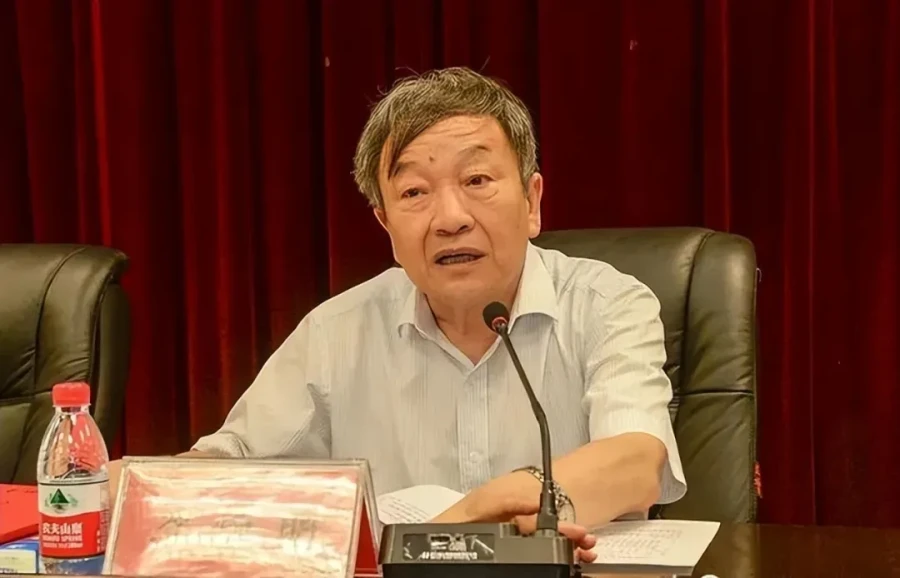 “我们一切是为了人民，我们来到这个世界上才有价值”，“越早明白这一点，对自己的一生越有好处”