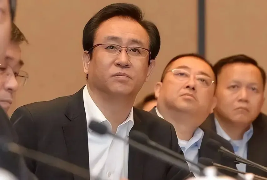 把许家印当“防火墙”，他才是恒大最“聪明”的人