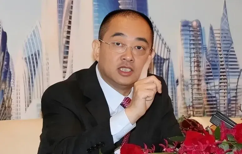 把许家印当“防火墙”，他才是恒大最“聪明”的人
